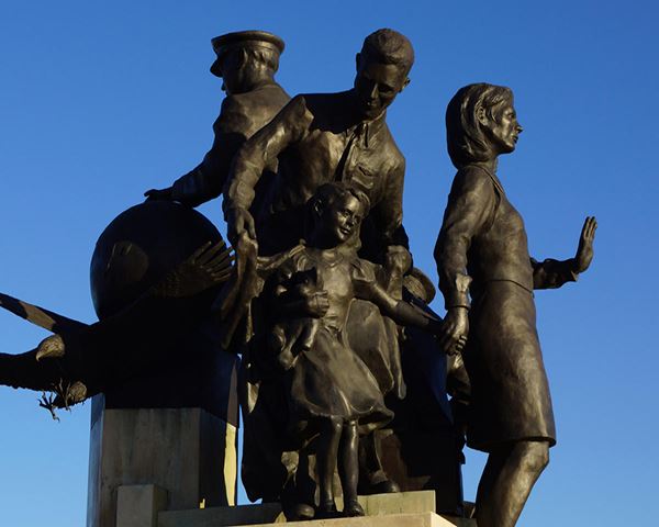 close up - memorial-600-480